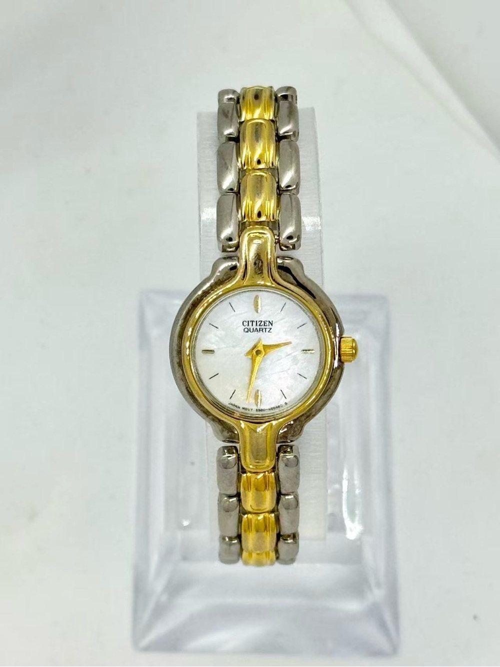 Vintage Citizen Women’s Quartz Two Tone Watch Mother of Pearl New Battery Runs